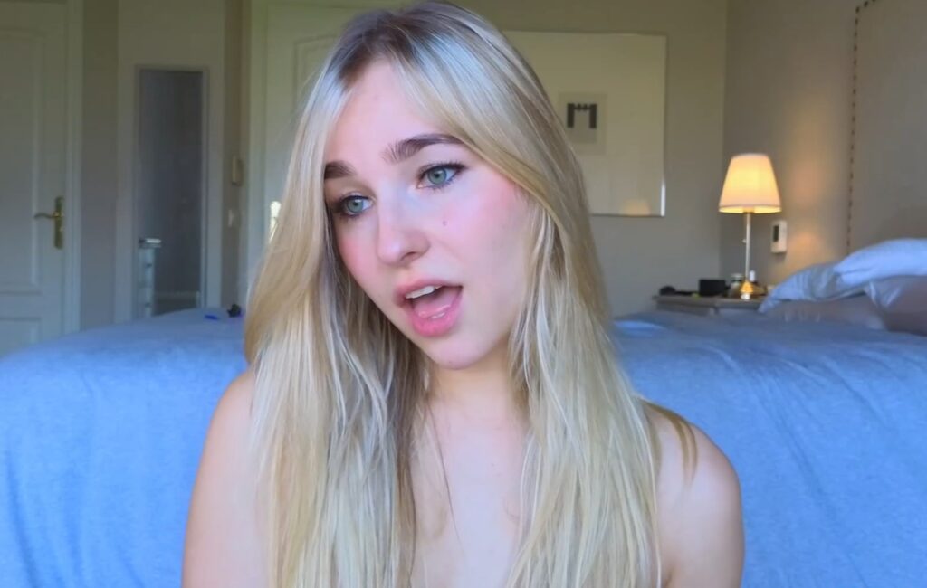 Young Teen Having Fun Making A Big Dick Cum On Live Cam, Here Is A Free Link To Her Room